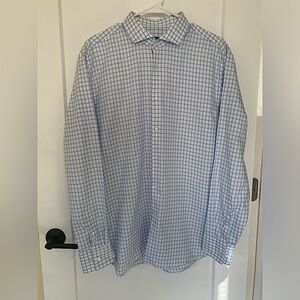 Hugo Boss slim fit mens long sleeve shirt, neck size 17 1/2 EUC